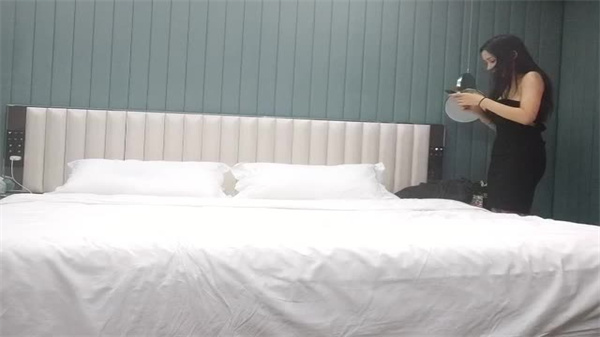 【寻花探秘】重金诱惑！极品黑丝美腿高跟御姐主动勾引 颜值爆表欲女任君摆布